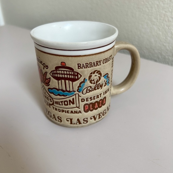 Vintage 1970s Las Vegas Nevada Landmark Casinos Retro Souvenir Coffee Mug Cup - Picture 10 of 11